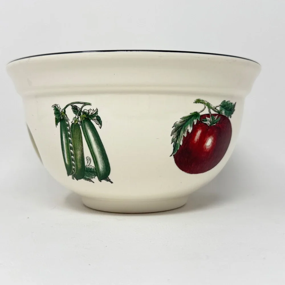 Pfaltzgraff Garden Vegetable Mixing Bowl and Salt Pepper Shakers Set‎ Stoneware